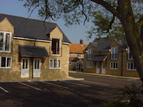 The Tally Ho Hotel - B&B Bicester Exterior foto