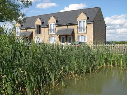 The Tally Ho Hotel - B&B Bicester Exterior foto