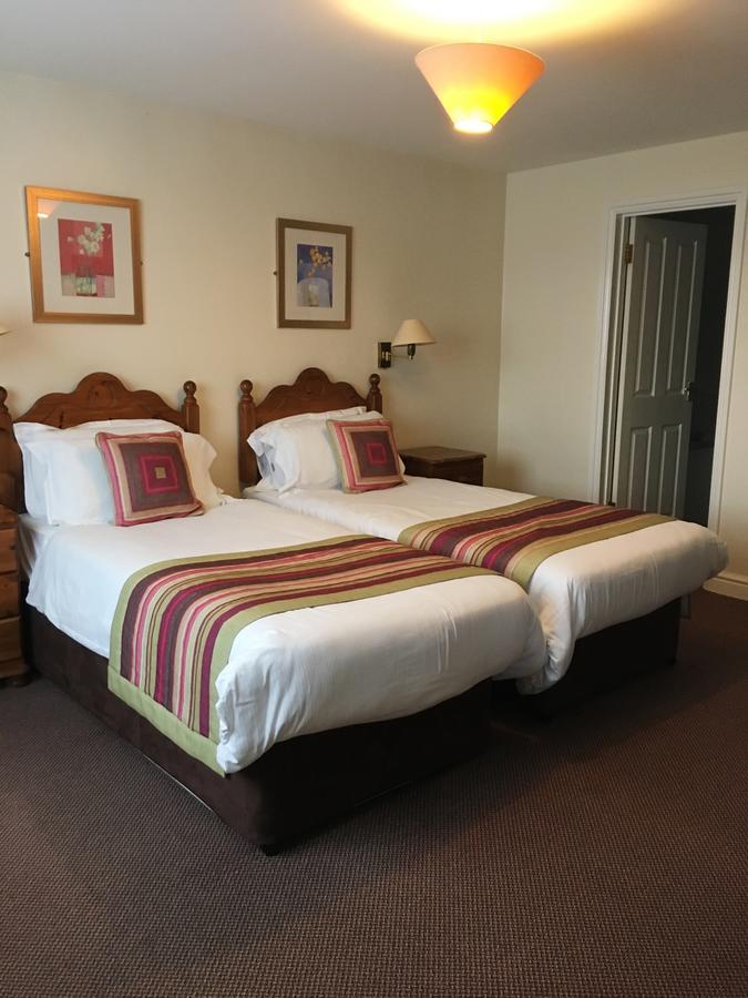 The Tally Ho Hotel - B&B Bicester Exterior foto